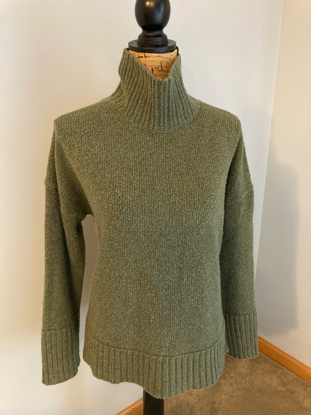 Abercrombie & Fitch Olive Knit Turtleneck Pullover Women Size M